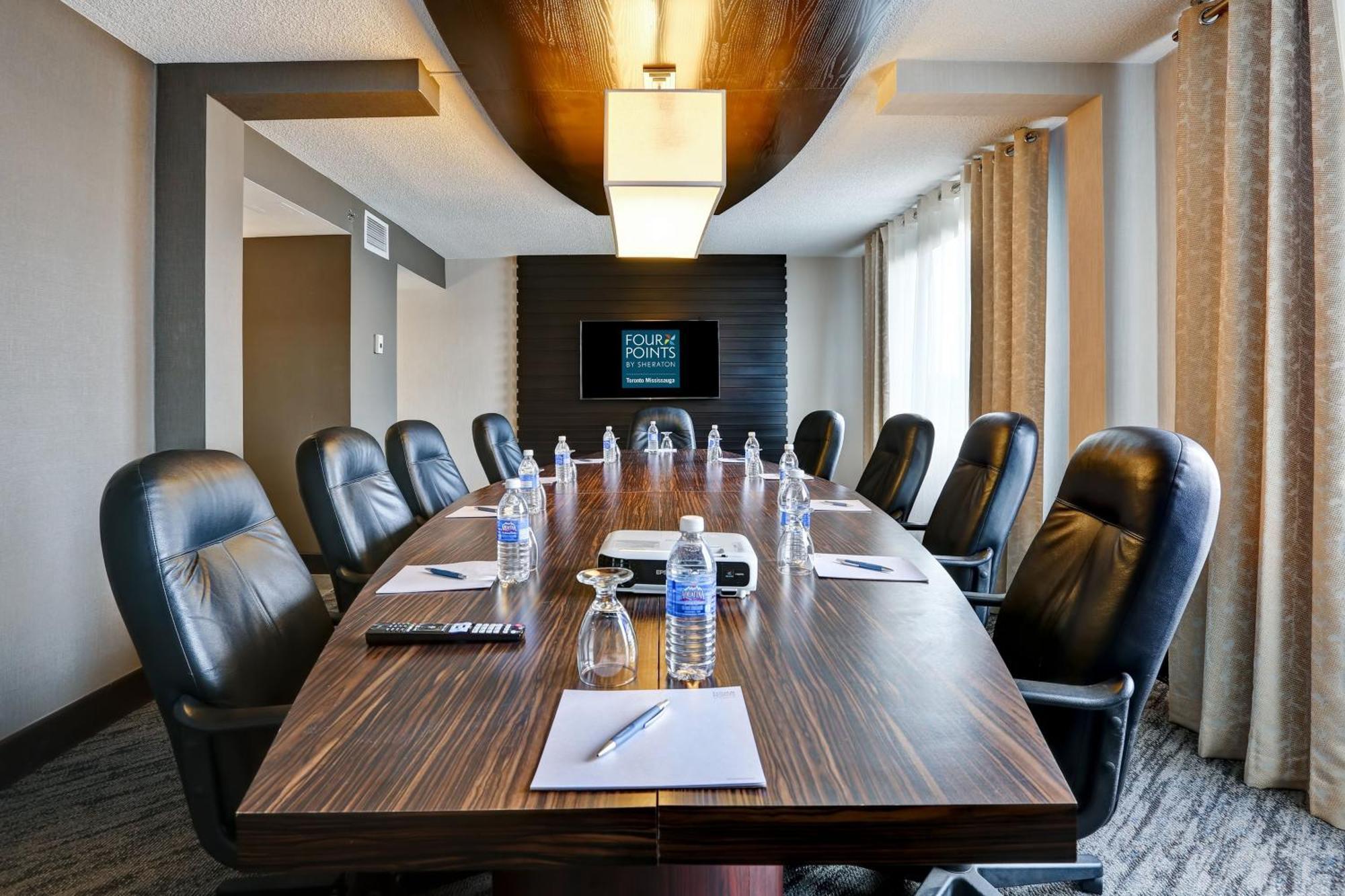 Four Points By Sheraton Toronto Місісаґа Екстер'єр фото
