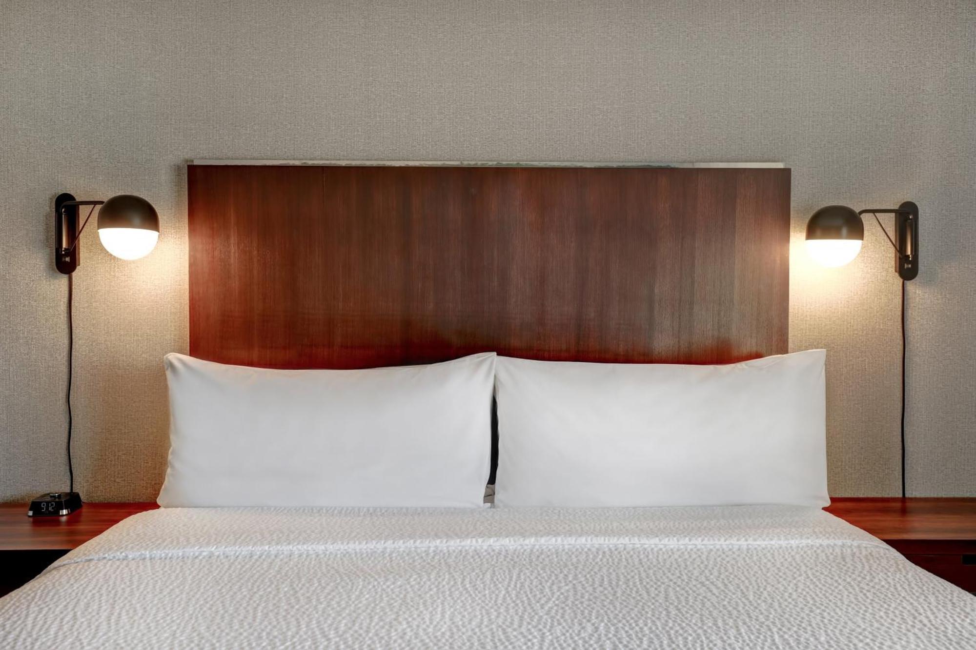 Four Points By Sheraton Toronto Місісаґа Екстер'єр фото